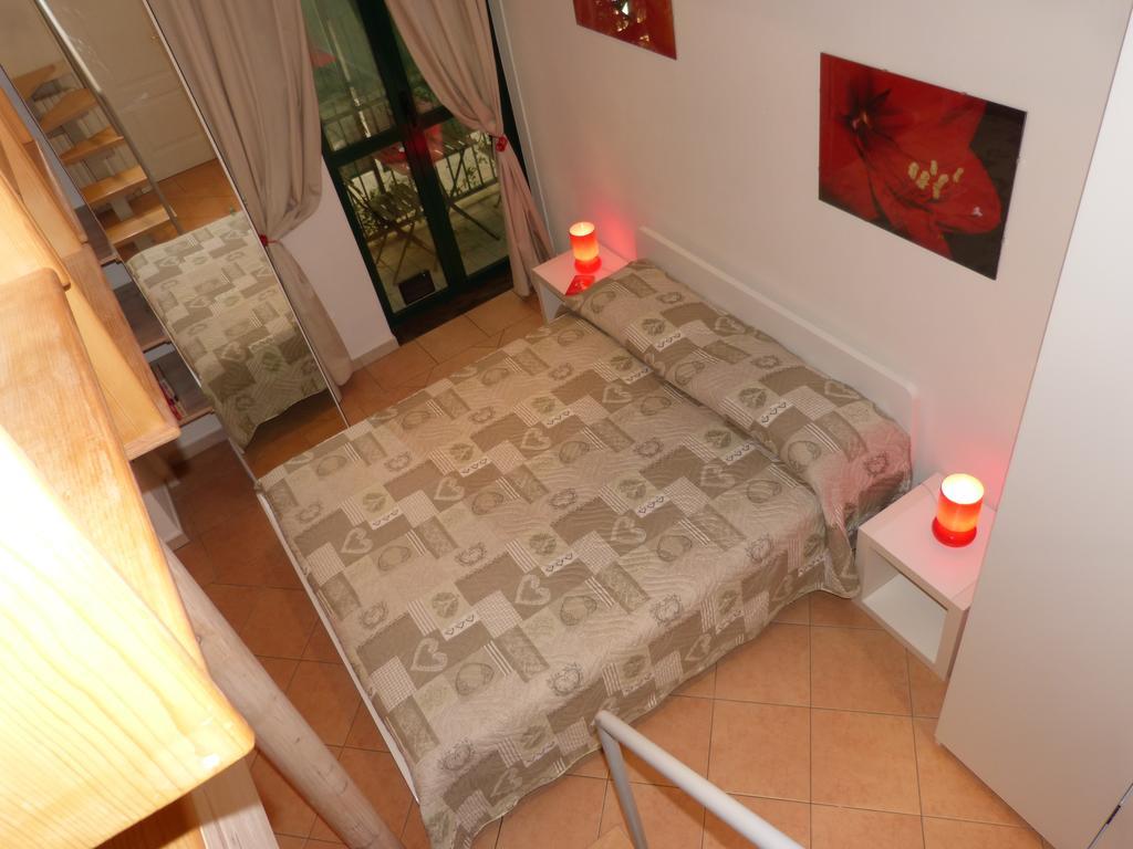 Residenza Piazza San Francesco Lägenhet Bologna Rum bild