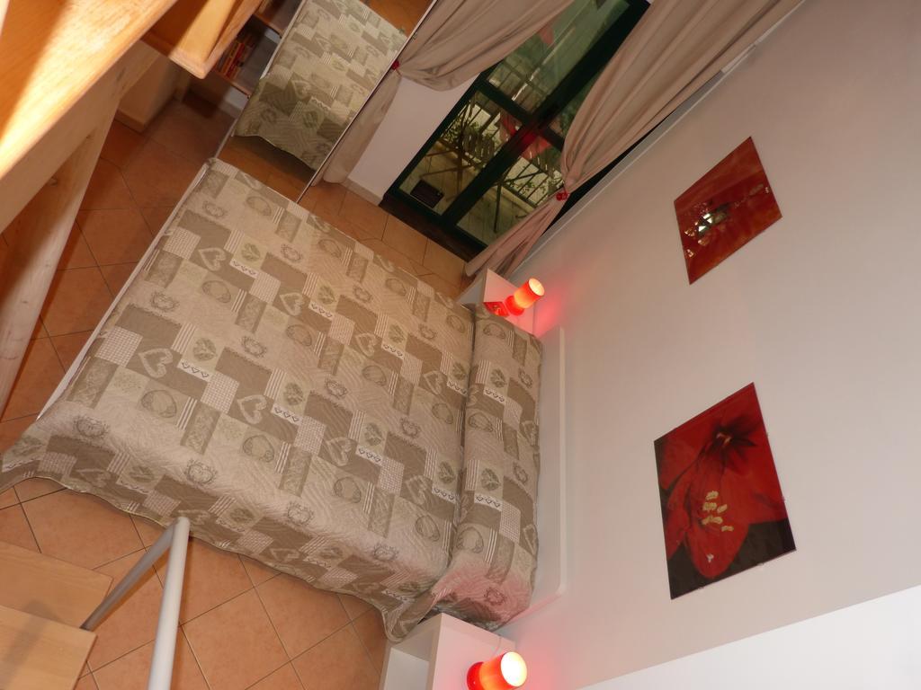 Residenza Piazza San Francesco Lägenhet Bologna Rum bild