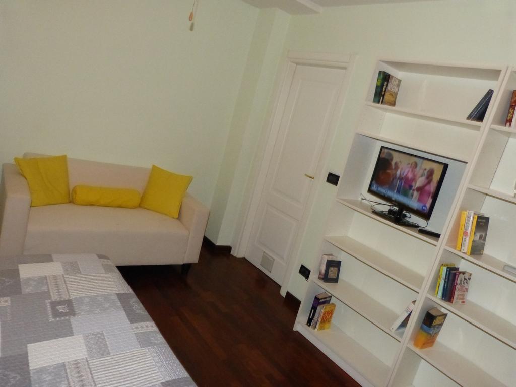 Residenza Piazza San Francesco Lägenhet Bologna Rum bild
