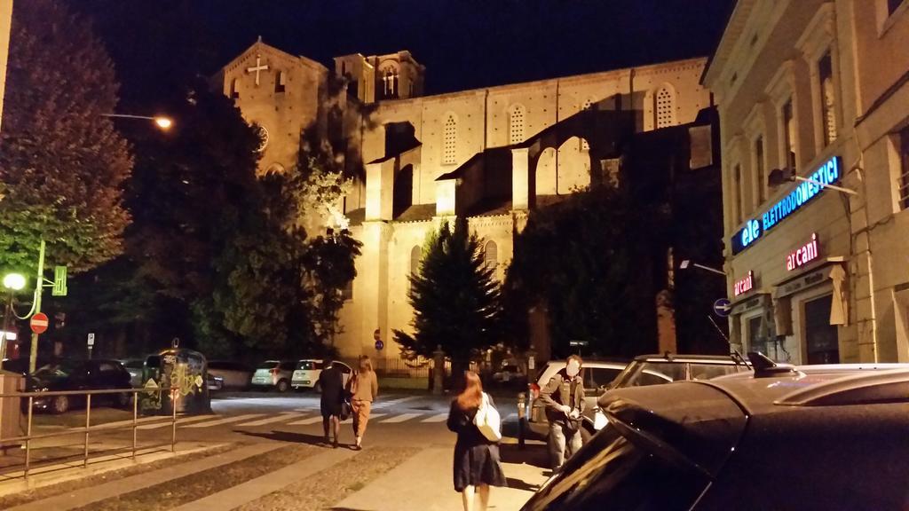 Residenza Piazza San Francesco Lägenhet Bologna Rum bild