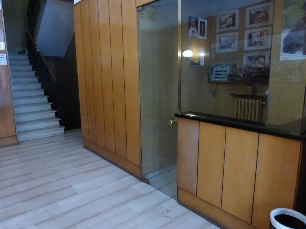 Residenza Piazza San Francesco Lägenhet Bologna Rum bild